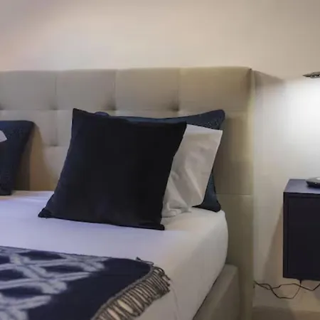 Duplex With Terrace In Principe Real * Lisboa
