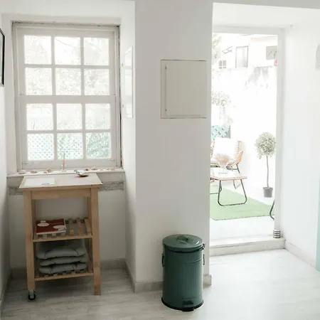 Duplex With Terrace In Principe Real アパート リスボン