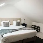 Principe Real Duplex With Terrace By Local Lisbona