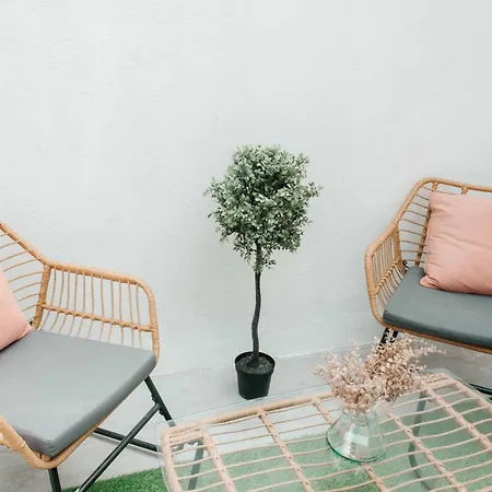 Duplex With Terrace In Principe Real * Lisbon